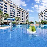 Beachfront Family شقة *